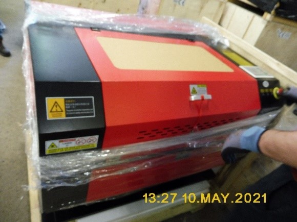 nebezpečný laserový výrobok 2